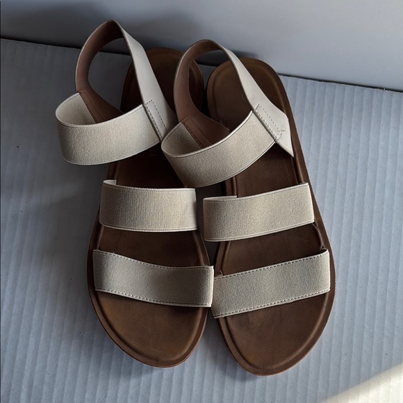 Alexis Bendel Elastic Strappy Tan 3- Strap Sandals Size 6.5 - Picture 1 of 8